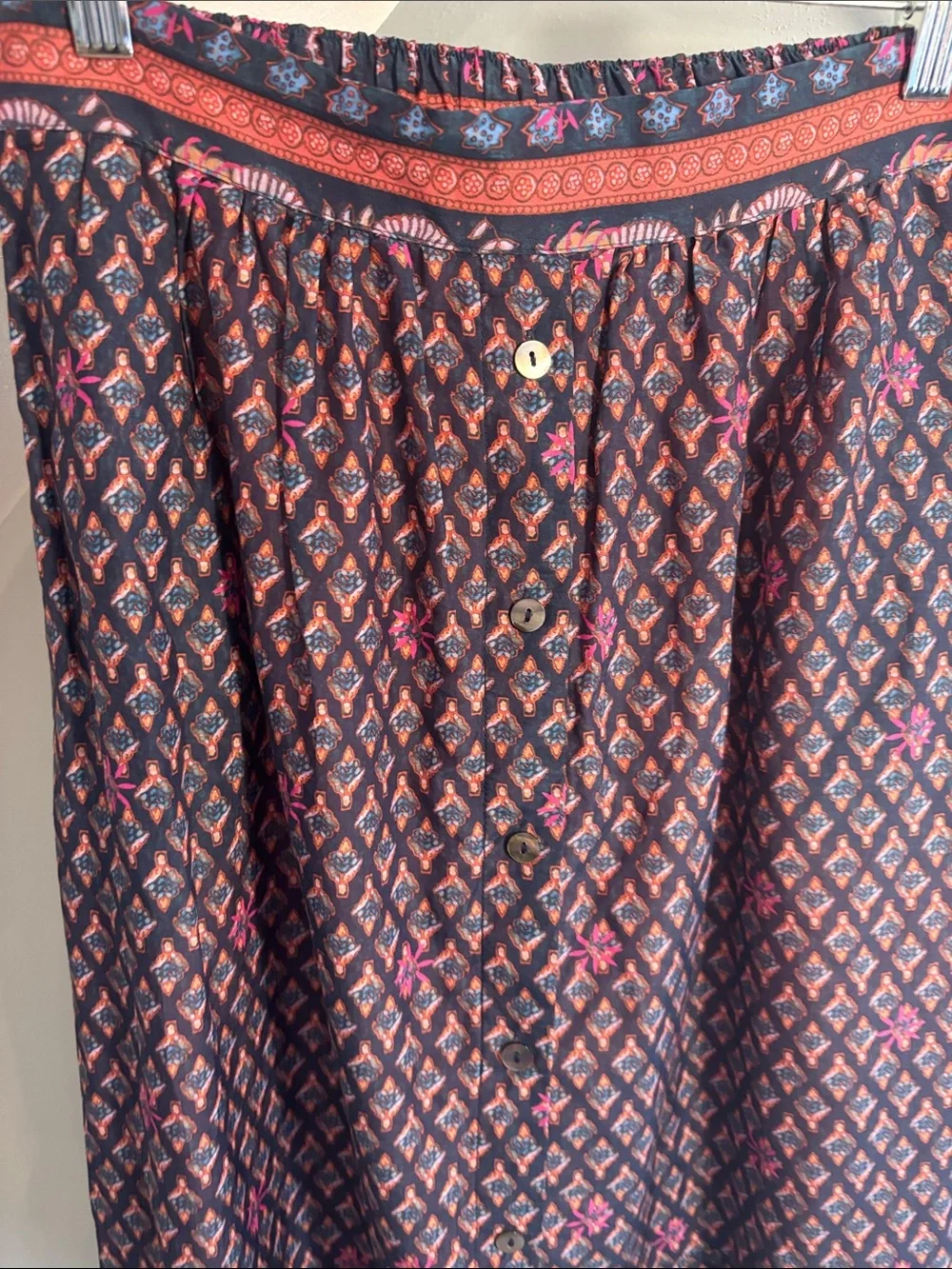 Xirena Taryn Skirt Navy Posey Floral Print Midi Skirt, SZ Small, front buttons